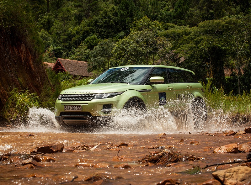 Range Rover Evoque chinh phuc dia hinh Viet Nam hinh anh