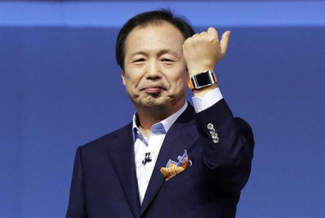Samsung thua nhan dong ho Galaxy Gear thieu dot pha hinh anh