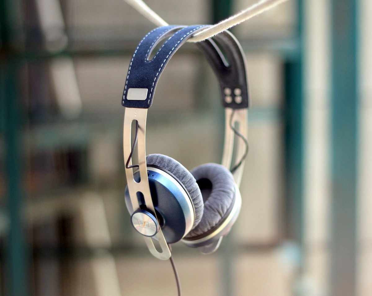 Doi thu cua Beats tu Sennheiser den VN voi gia 6 trieu dong hinh anh