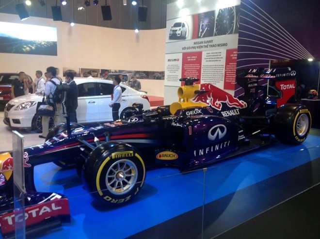 Xe dua cong thuc 1 cua Infiniti tai Vietnam Motor Show 2013 hinh anh