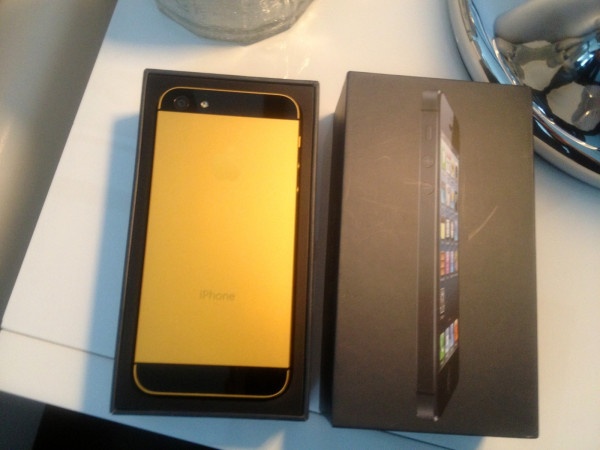 Apple dang san xuat mau iPhone 5S Gold co ten Kardashian hinh anh