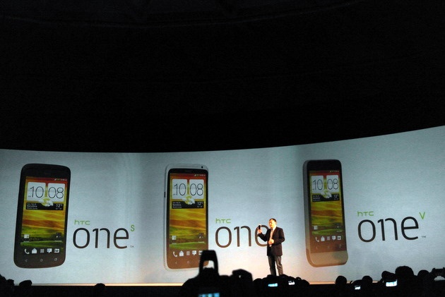 HTC chuyen huong sang dien thoai thong minh gia re hinh anh