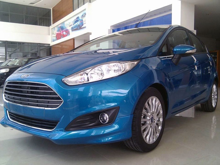 Fiesta EcoBoost da xuat hien tai dai ly Ford hinh anh