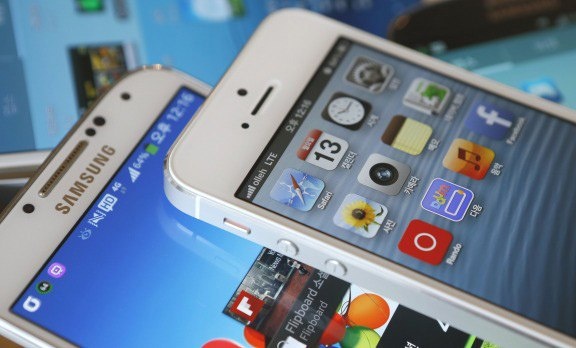 Samsung va Apple lai dat nhau ra toa hinh anh