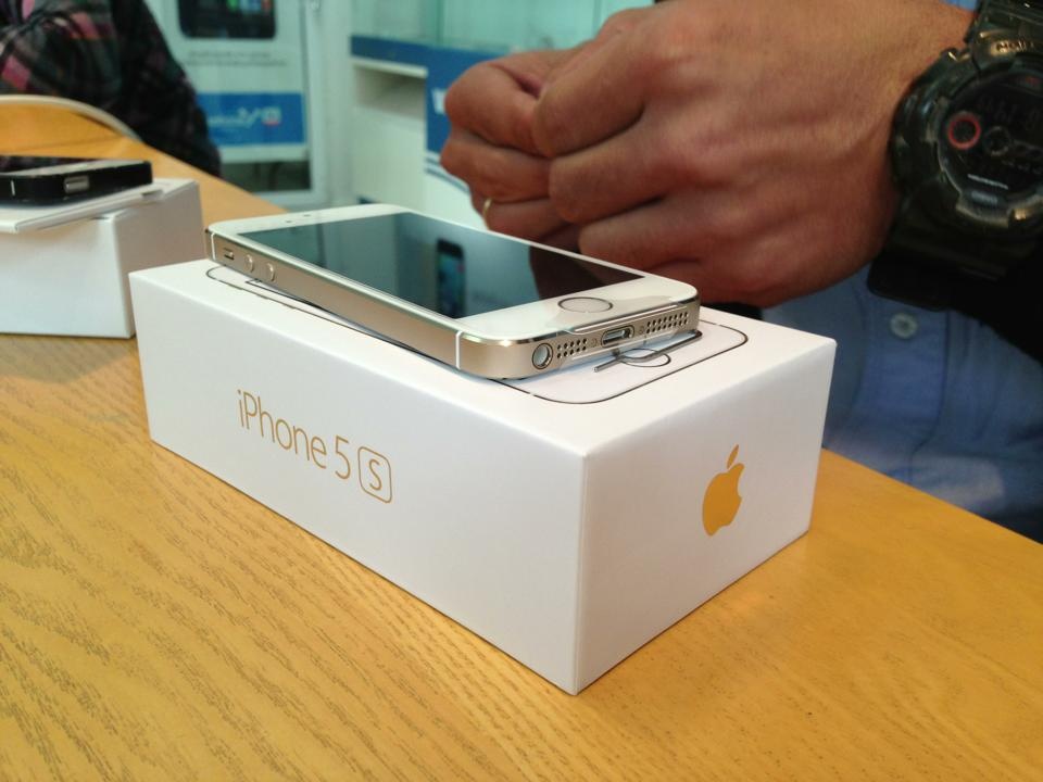 Clip cho mua iPhone 5S va 5C tai Sai Gon hinh anh