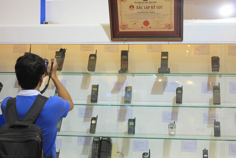 Bo suu tap dien thoai co doc nhat Viet Nam hinh anh