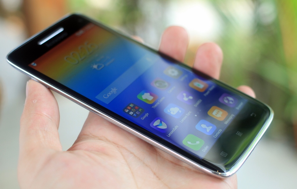 Lenovo ra smartphone mong 6,9mm, gia 9,6 trieu tai VN hinh anh