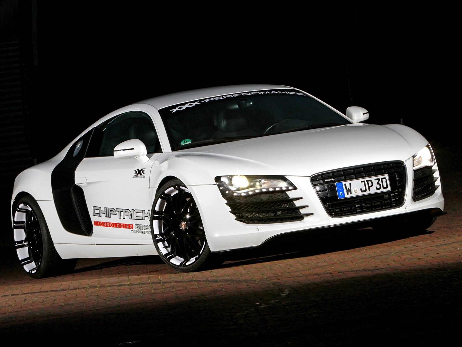 Ve dep sexy Audi R8 Biturbo 2013 hinh anh