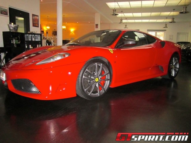Ferrari 430 Scuderia cua Michael Schumacher duoc rao ban hinh anh