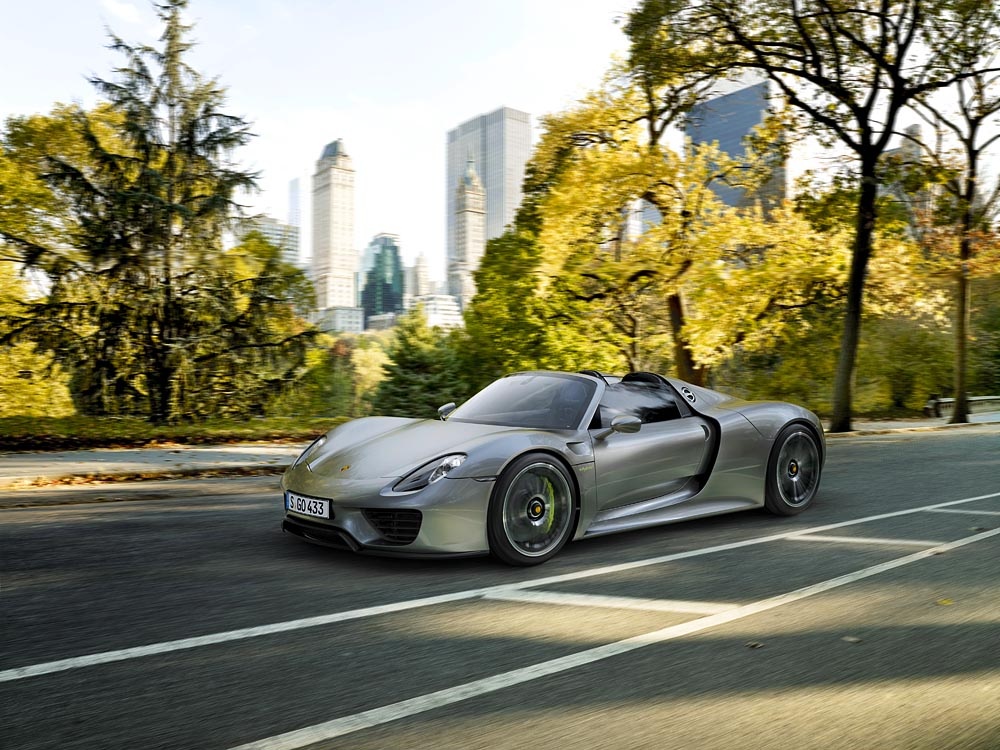 Porsche 918 Spyder nhan giai Chiec xe tot nhat cua nam hinh anh