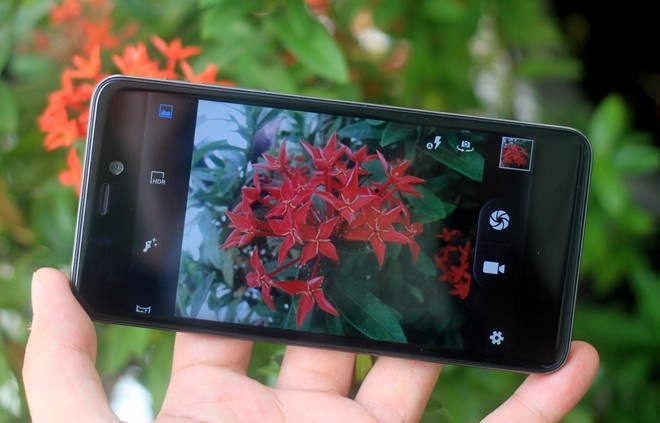 Chup anh bang Q-Smart Dream SI voi may anh 13 megapixel hinh anh