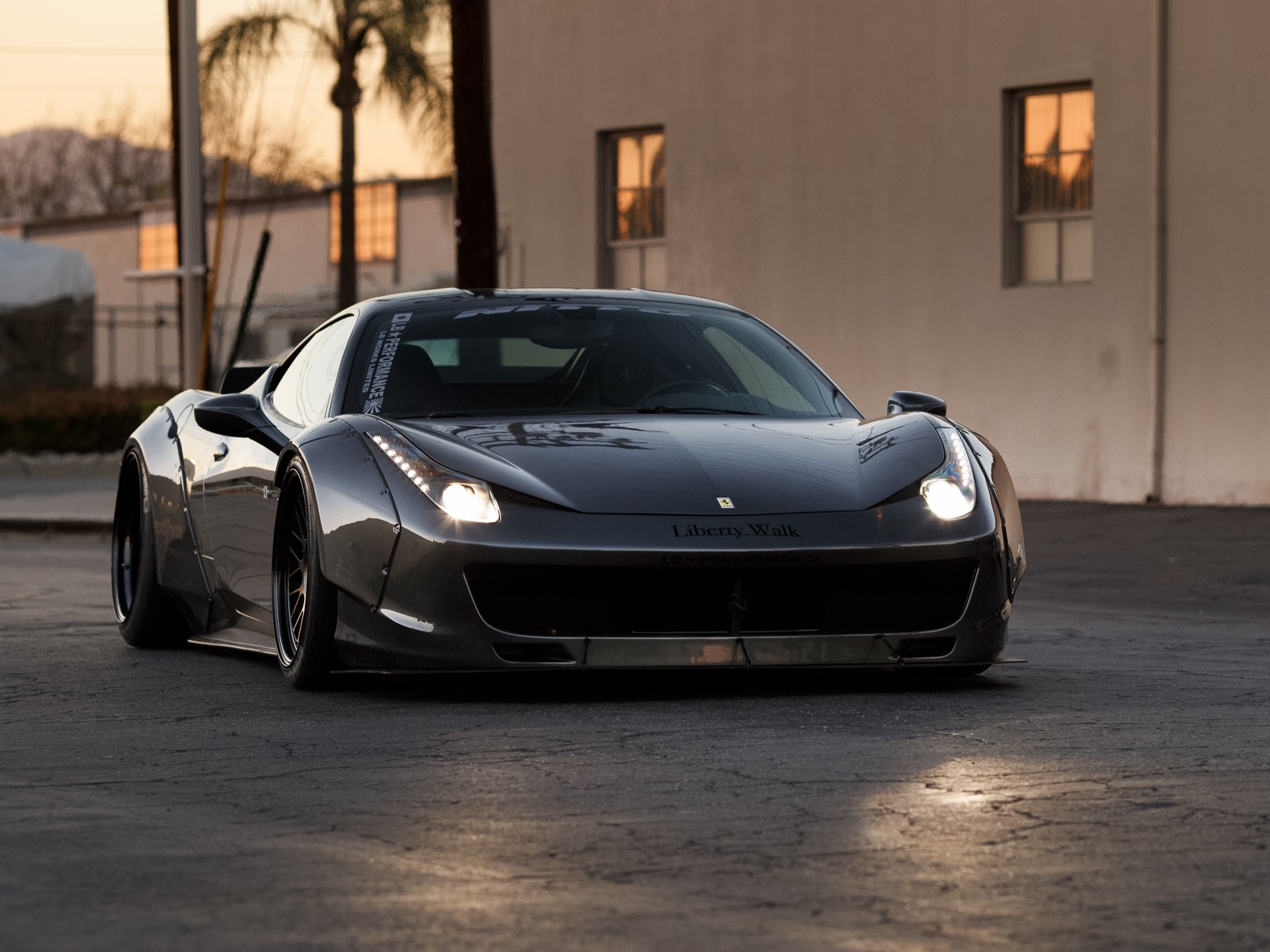 Xe do Ferrari 458 Italia 2013 o Nhat Ban hinh anh
