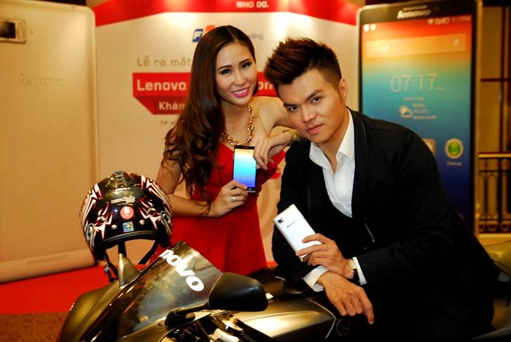 Smartphone ra mat tai CES dau tien den Viet Nam hinh anh