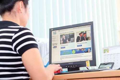 Ngan hang tac nghen ngay cuoi nam hinh anh