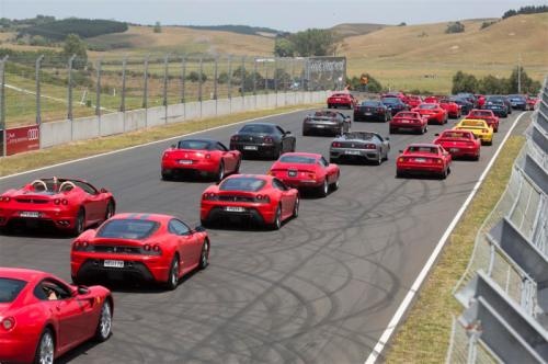 140 xe Ferrari hoi tu tai New Zealand hinh anh