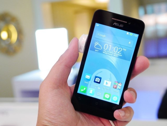 Hai dong smartphone gia re bom tan o VN dau nam hinh anh