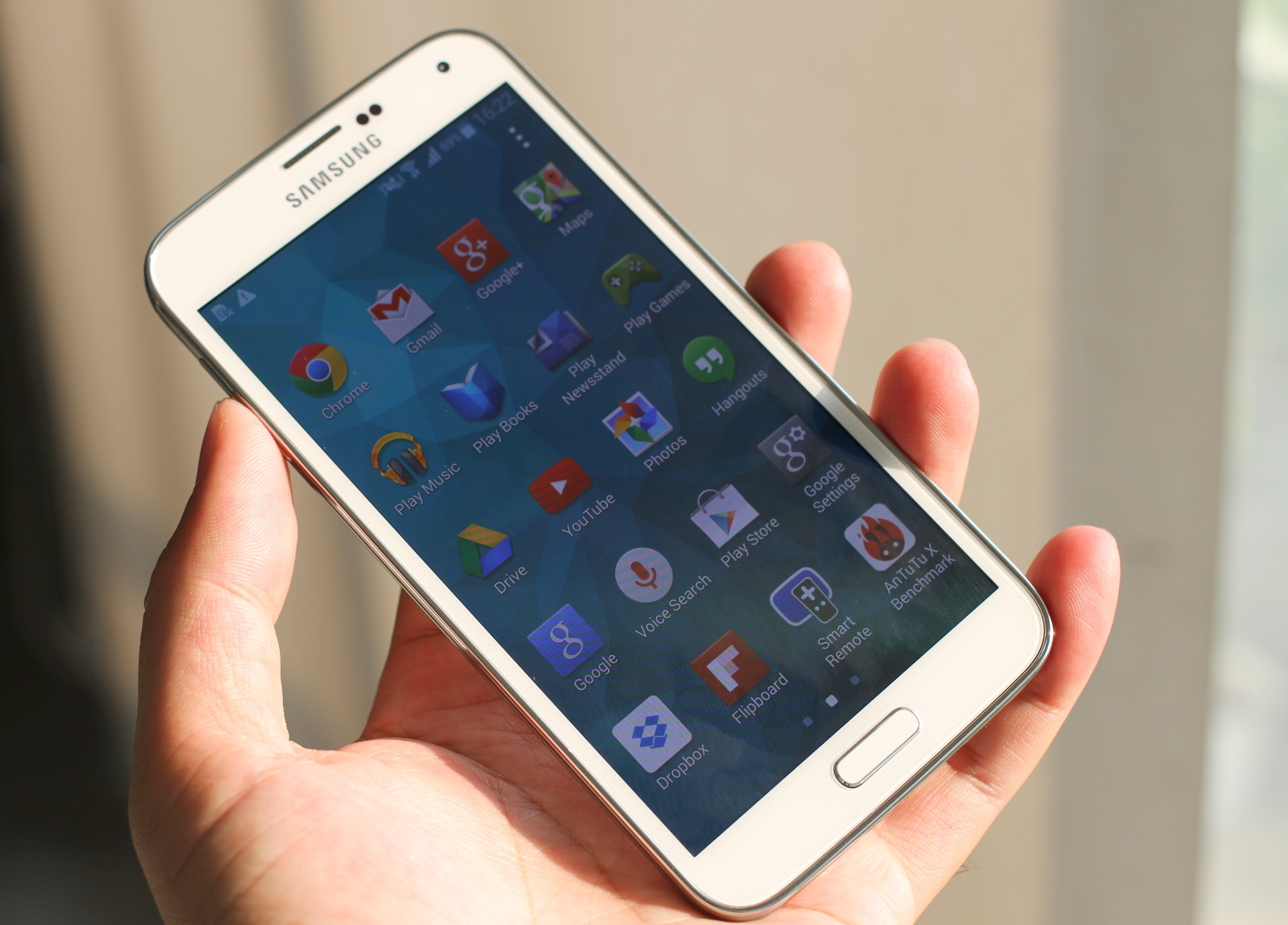 Galaxy S5 mau trang dung chip Qualcomm xuat hien o VN hinh anh