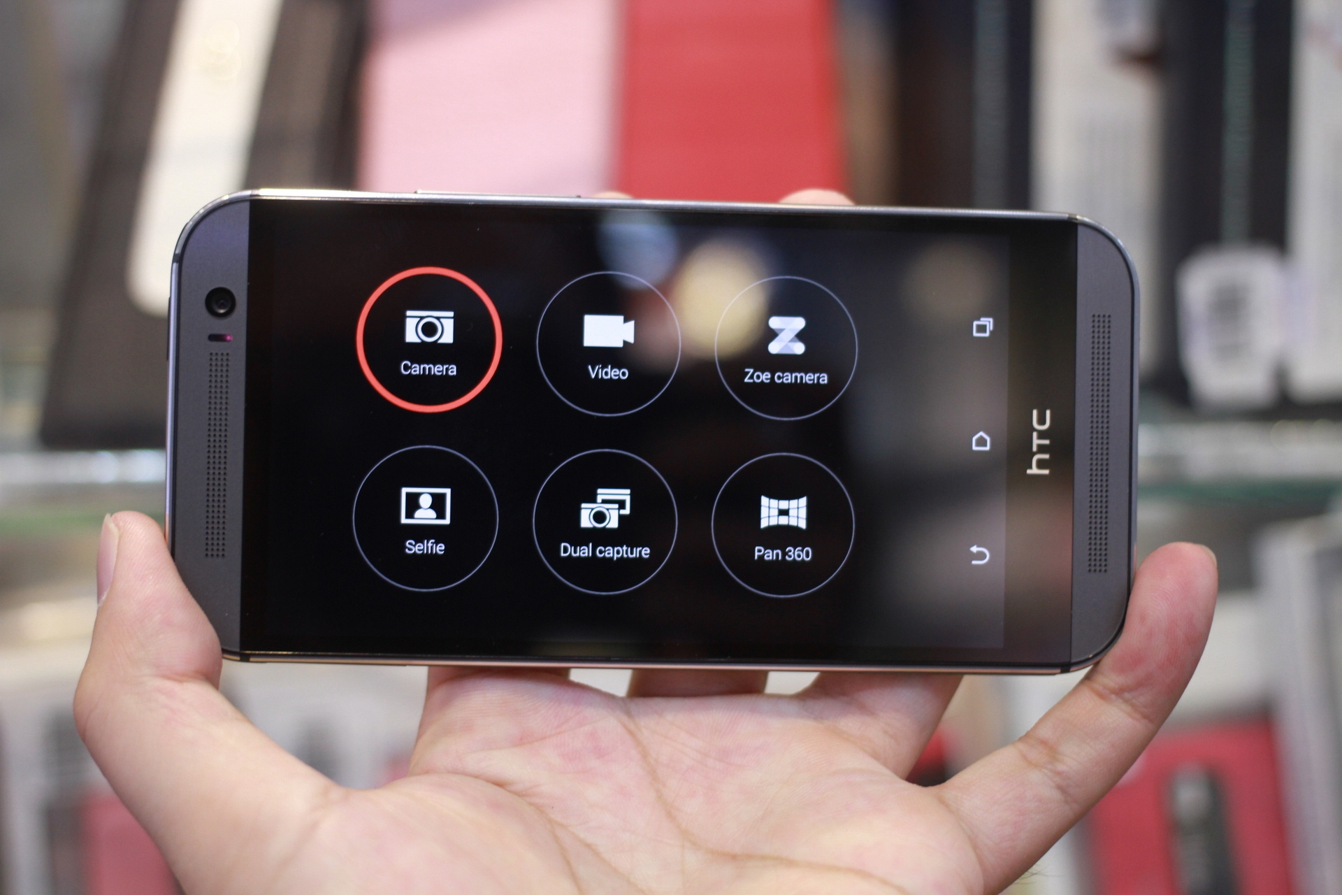 Giao diện tùy chỉnh trong máy ảnh.