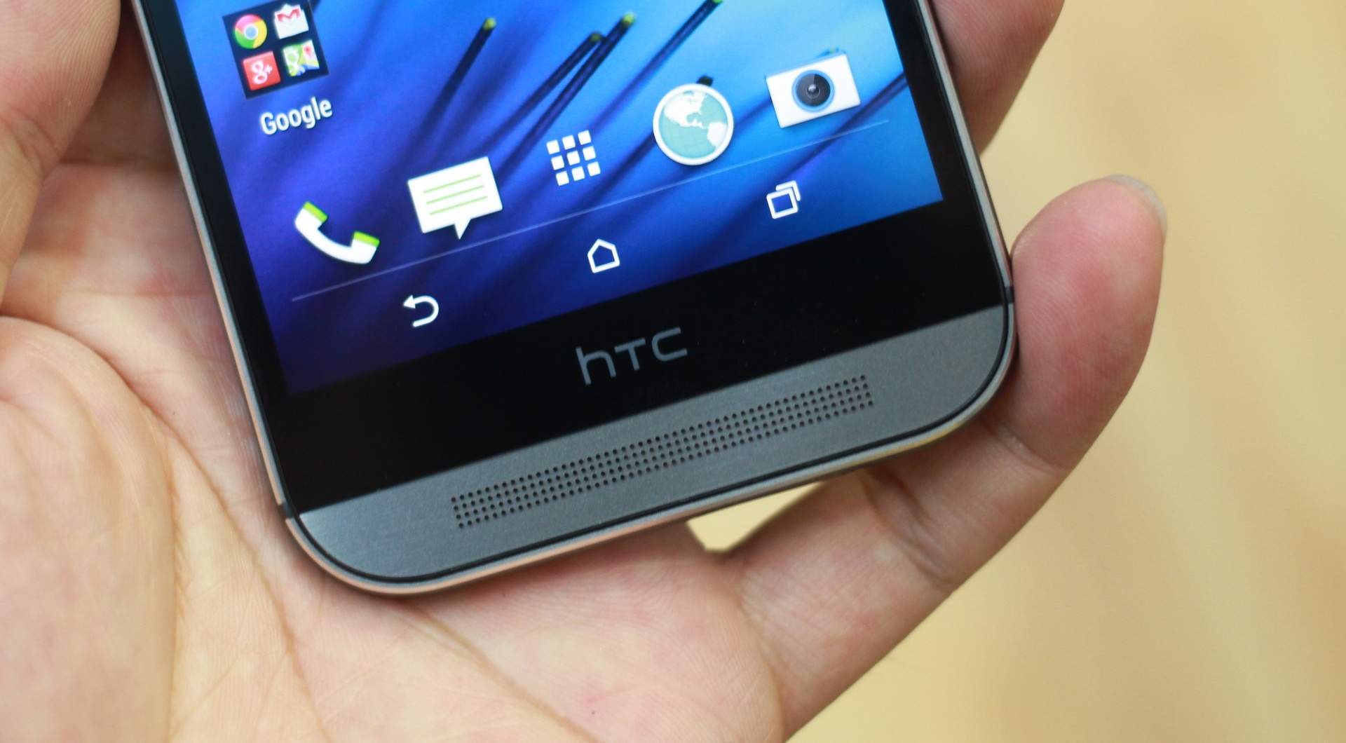 Phần bên dưới màn hình.