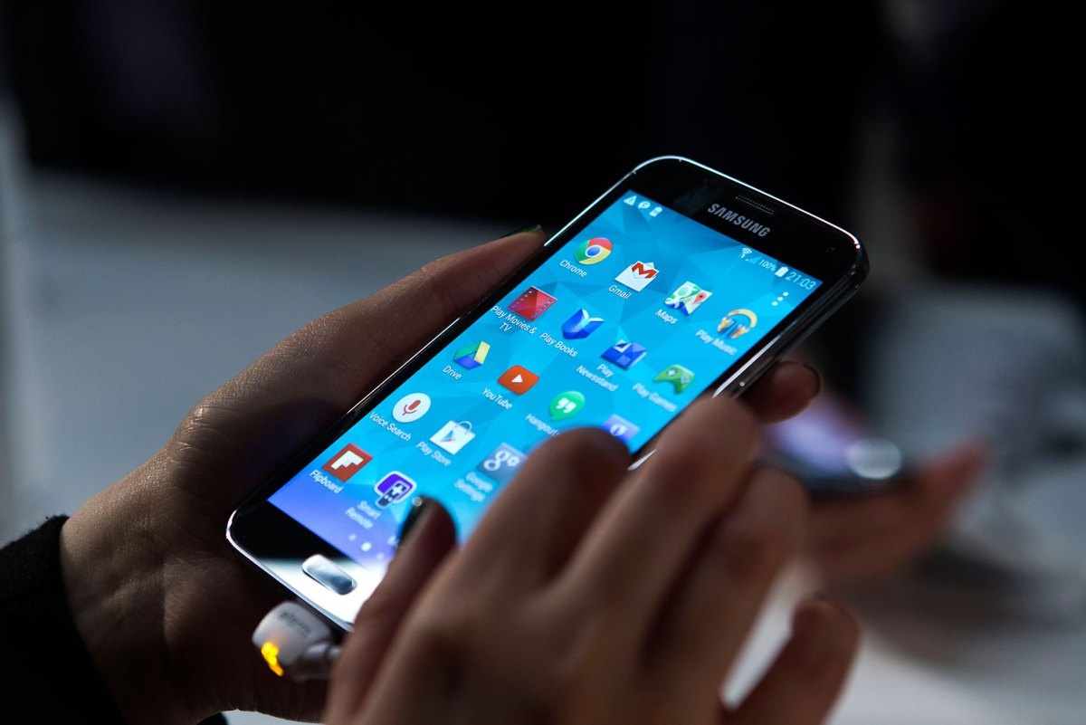 Dong Galaxy S sap ho tro tim kiem khi bi trom va tu khoa may hinh anh