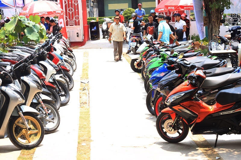 Hang chuc xe do trong le hoi xe tay ga dau tien o VN hinh anh