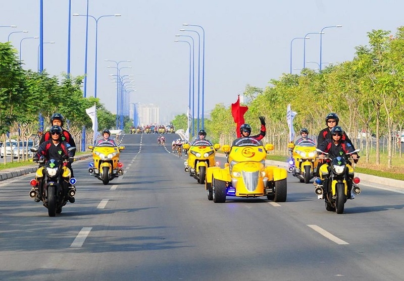 Cuộc đua xe đạp cúp truyền hình là chương trình thể thao thường niên do HTV tổ chức. Dự kiến, cuộc đua năm nay diễn ra trong 11 chặng. Chặng xuất phát, các cua-rơ sẽ chạy 10 vòng quanh đại lộ Phạm Văn Đồng có cự ly 54 km.