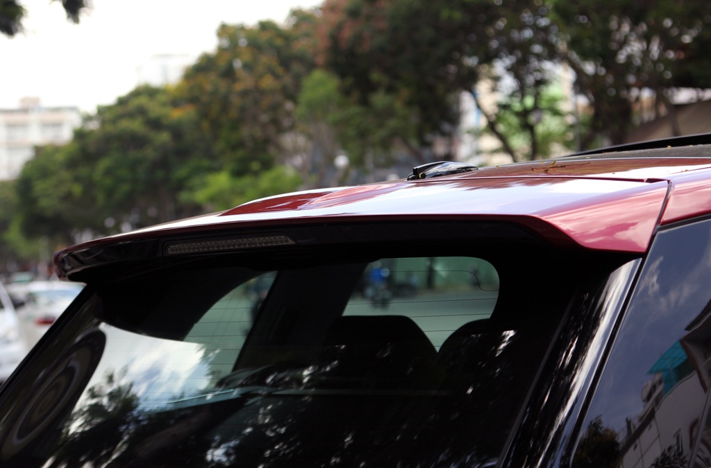 Sức mạnh từ động cơ được truyền đi thông qua hộp số tự động 8 cấp. 