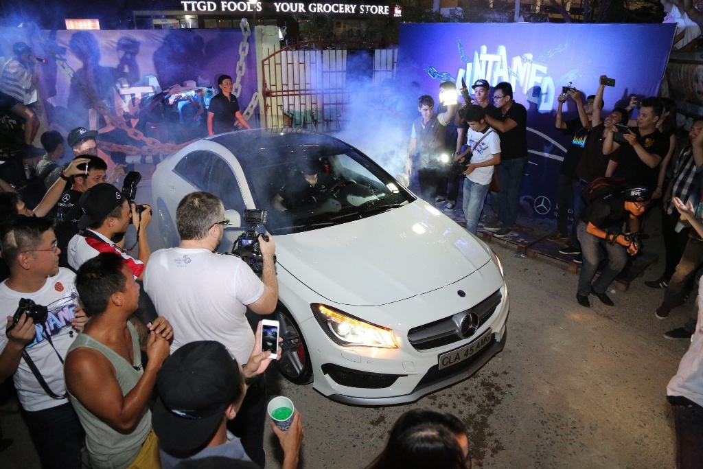 Xem 'soi dau dan' Mercedes-Benz CLA 45 AMG gia 2,089 ty o VN hinh anh