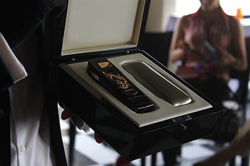 Chỉ có đúng 88 chiếc Tag Heuer Meridiist phiên bản rồng được bán ra trên toàn châu Á, và một trong số đó đã cập bến Việt Nam với giá 578 triệu đồng. 