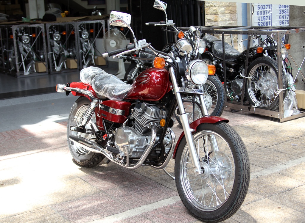 Honda Rebel 250 2014 mau doc tai Viet Nam hinh anh