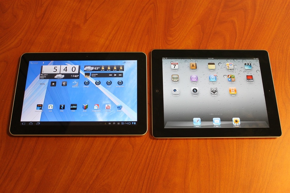 iPad và Galaxy Tab, những thiết bị mở rộng cuộc chiến giữa hai bên. Ảnh: Careace.