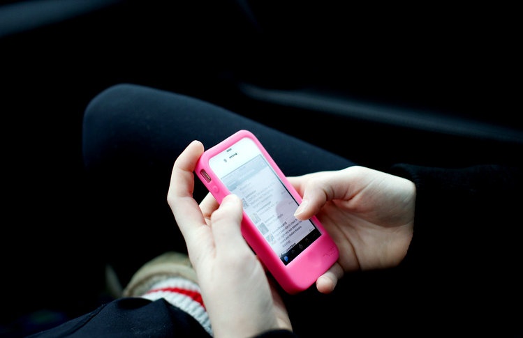 Nguoi dung Android kien Apple vi khong nhan duoc tin nhan hinh anh