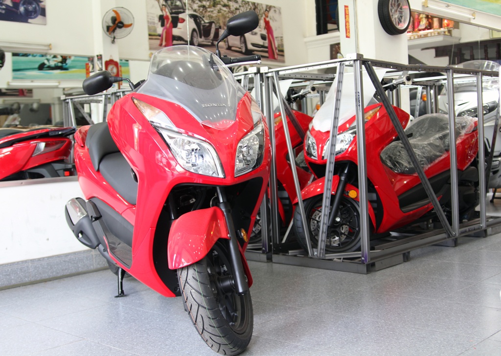 Xe tay ga 300 phan khoi Honda Forza 2014 ve Sai Gon hinh anh