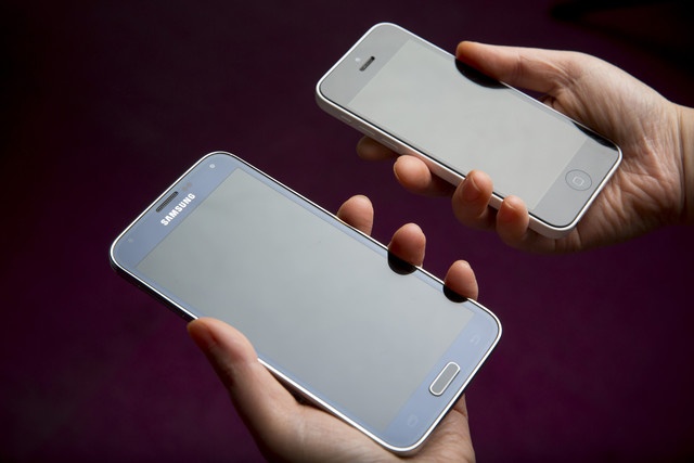 Apple va Samsung quyet khong nhuong bo hinh anh