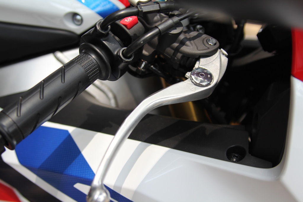 Siêu mô tô Honda CBR1000RR SP 2014 do Quyền Lan Motor đưa về Việt Nam.