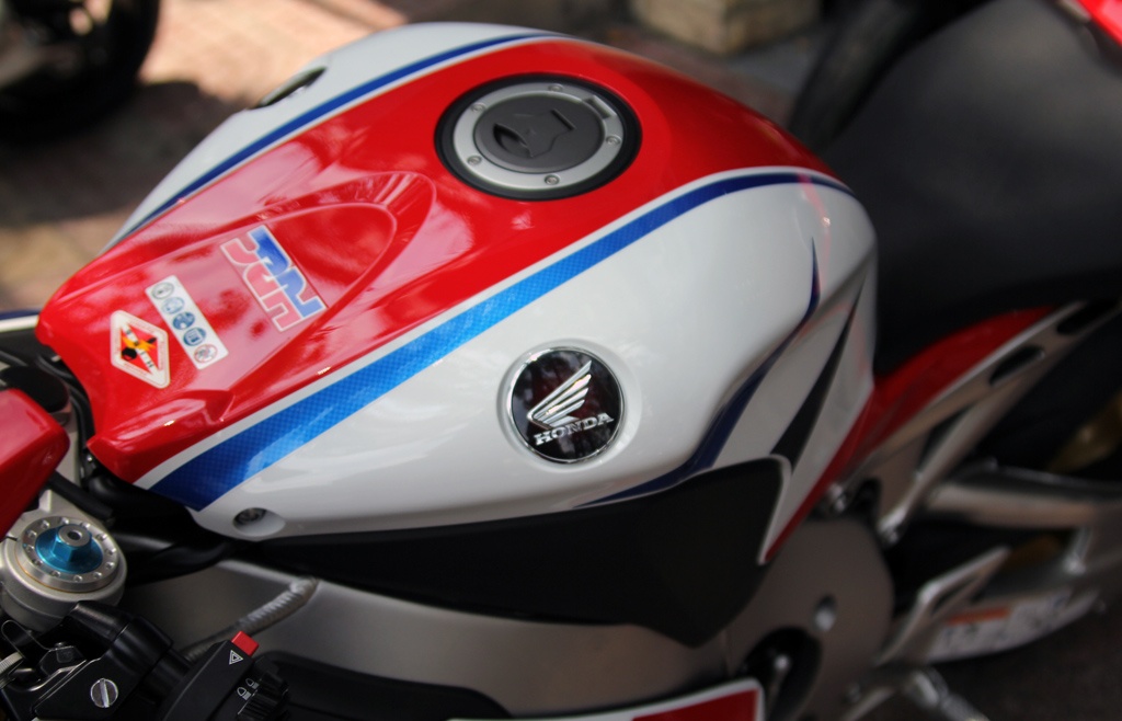 Yên xe solo dành cho một người ngồi.