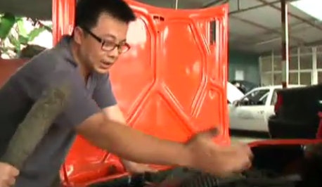 Nguoi phuc che xe co tai Viet Nam hinh anh