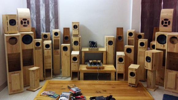 Nguoi khoi phuc lai dong loa co quy hiem o Ha Noi hinh anh