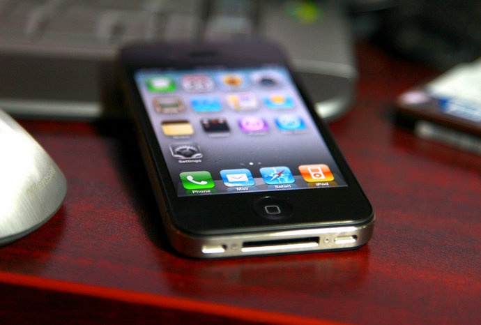 Lich su 8 he dieu hanh cho iPhone hinh anh