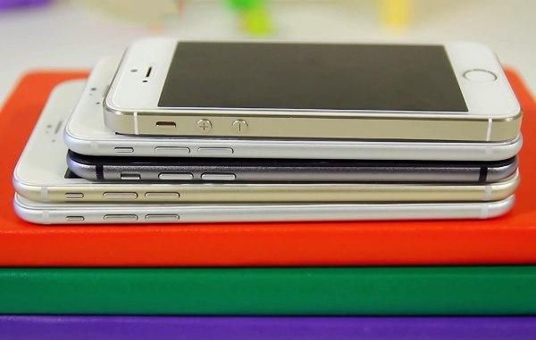 Lam Chi Dinh khoe iPhone 6 va BlackBerry lo nhieu hang hot hinh anh