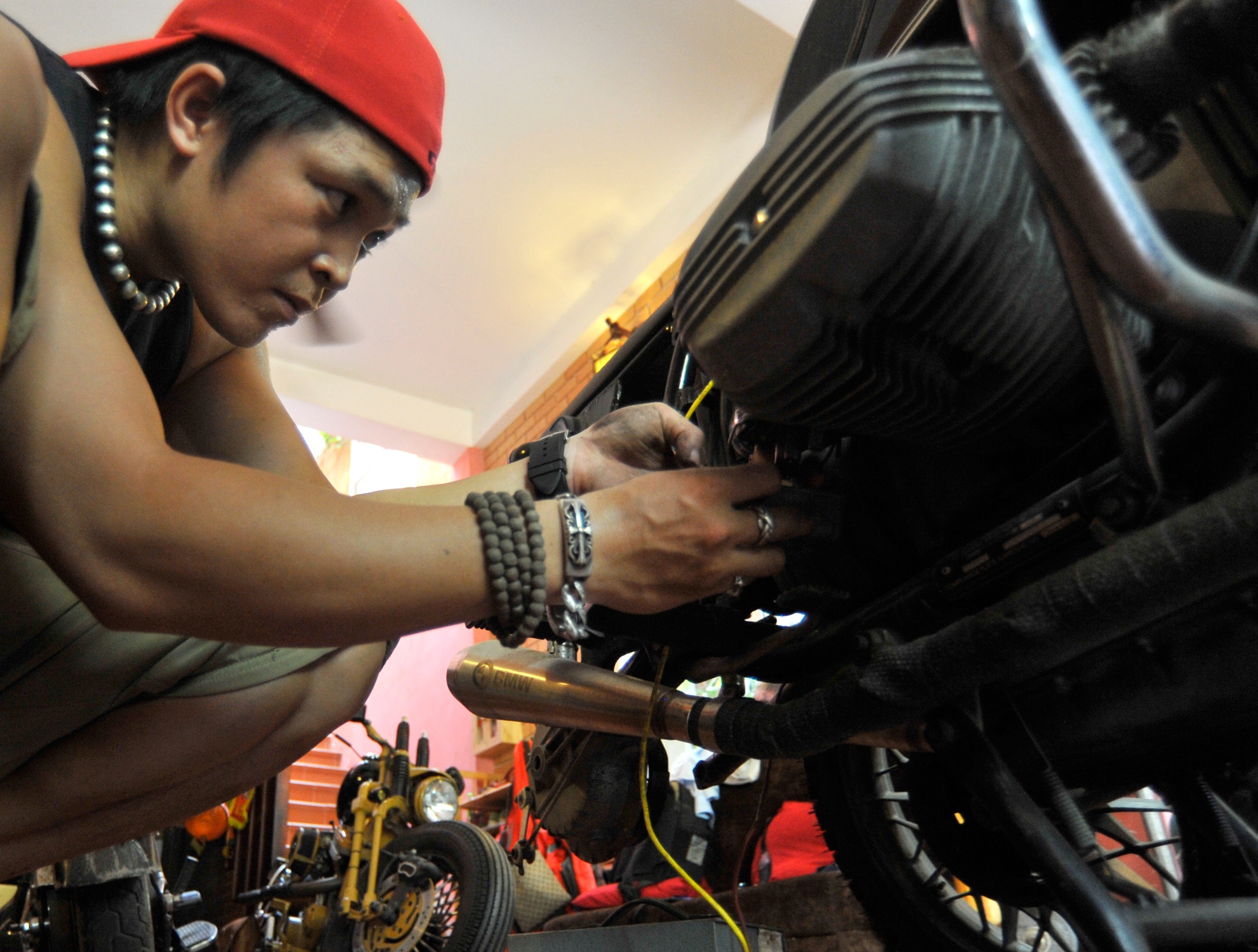 Chang trai do xe phan phoi lon o Ha Noi hinh anh