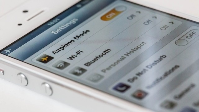 9 giai phap phuc hoi sinh luc cho iPhone cu hinh anh