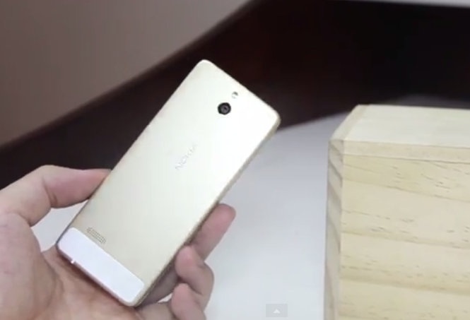 Dap hop Nokia 515 mau vang gia 3,5 trieu dong hinh anh