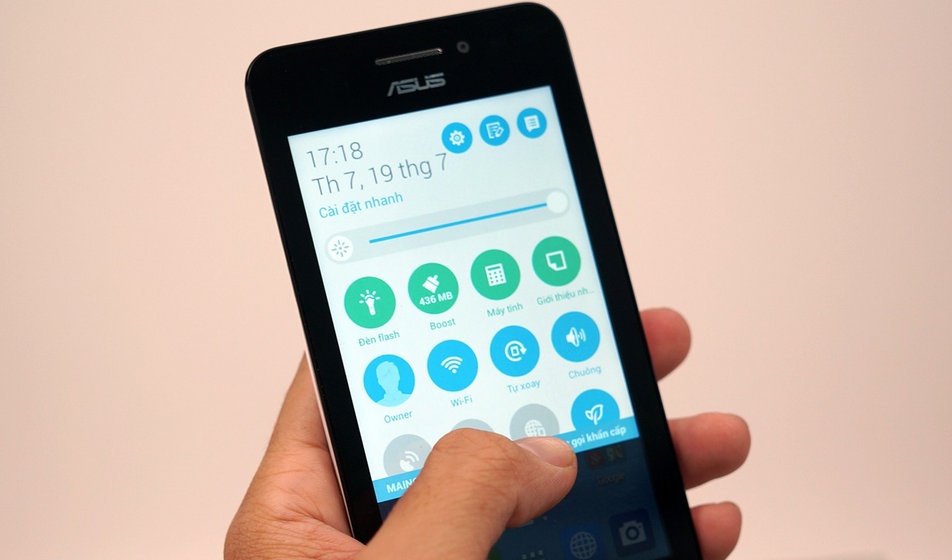 Dung thu Zenfone 4 man hinh 4,5 inch: Lon hon, camera 8MP hinh anh