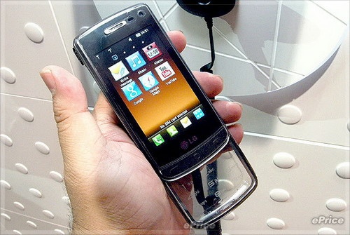 7 dien thoai doi co co thiet ke sieu thoi trang hinh anh