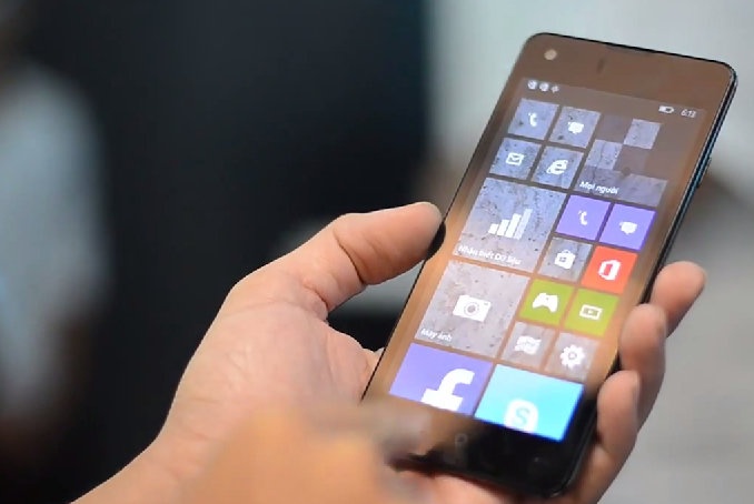 Dung thu chiec Windows Phone mong nhat tu Q-mobile hinh anh