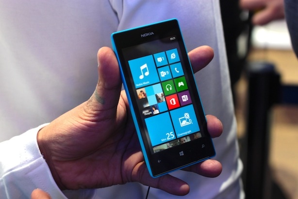 Nokia Lumia 520 tai Viet Nam bat dau cap nhat Cyan hinh anh