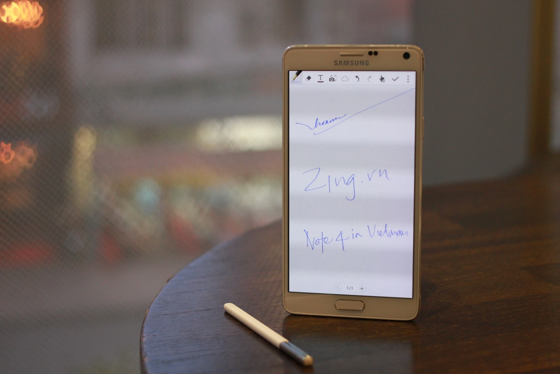 Samsung cho biết, cây bút S-pen và bộ phần mềm trên sản phẩm này đã được làm mới. Điều đó thể hiện qua cách viết, vẽ, di chuyển cũng như thêm nhiều tính năng tiện dụng hơn.