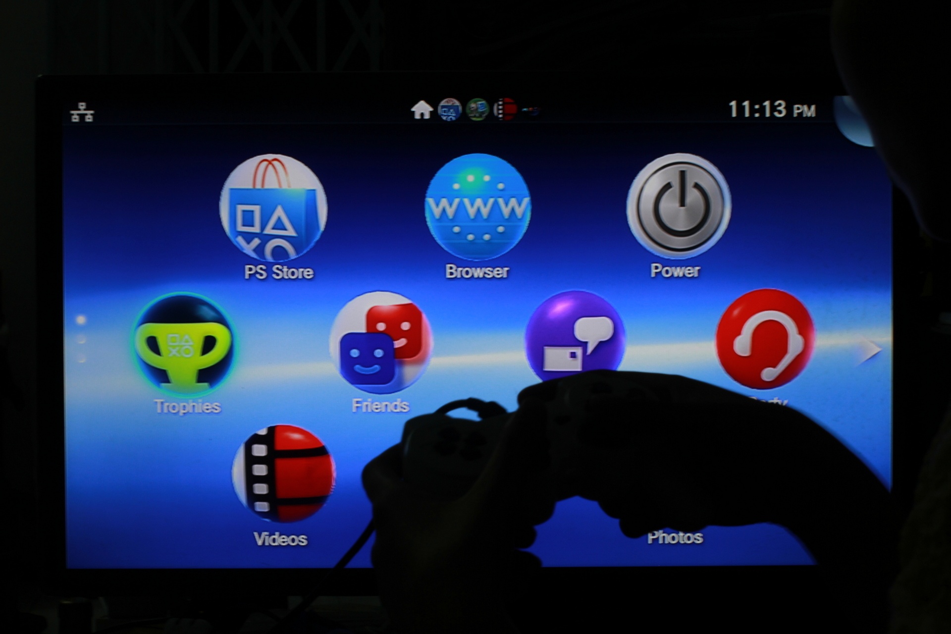 Giao diện của Vita TV được sắp xếp với các logo tổ ong.