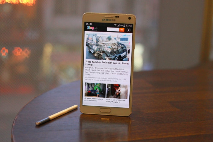 Galaxy Note 4 chinh hang gia 17,99 trieu, Gear S 7,99 trieu hinh anh